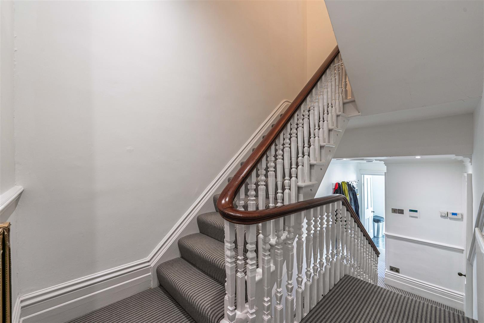 Flat Elmfield Road in Newcastle upon Tyne