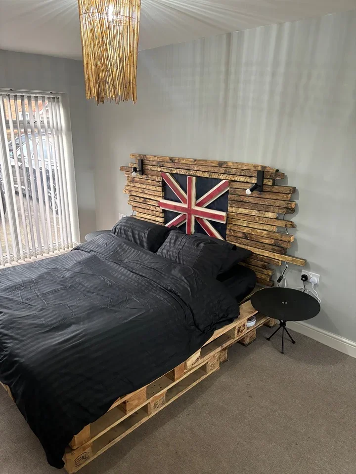 Room France Street in Westhoughton