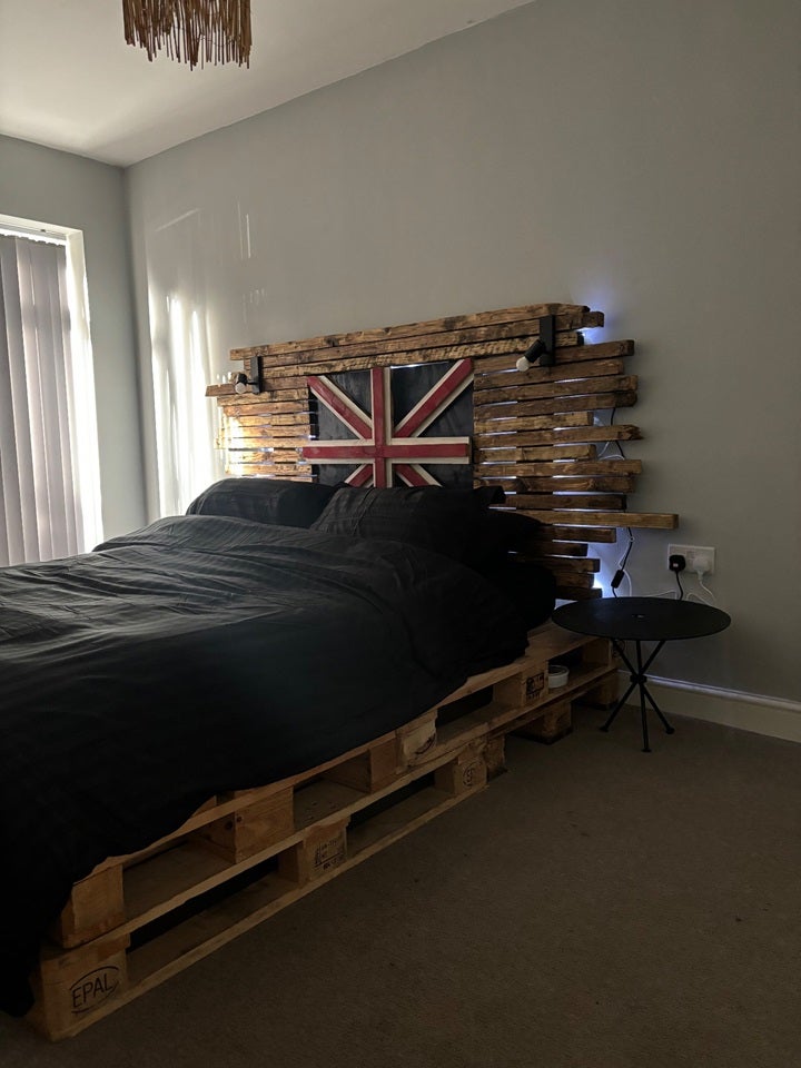 Room France Street in Westhoughton