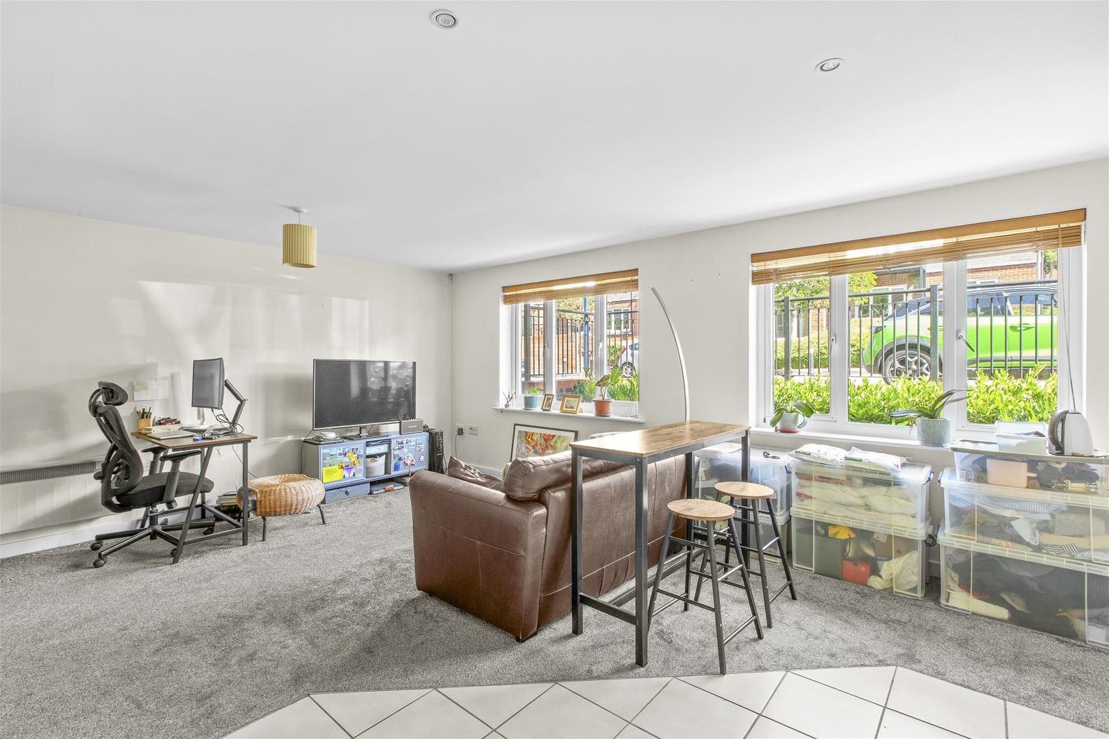 Flat Ercolani Avenue in High Wycombe Community Board