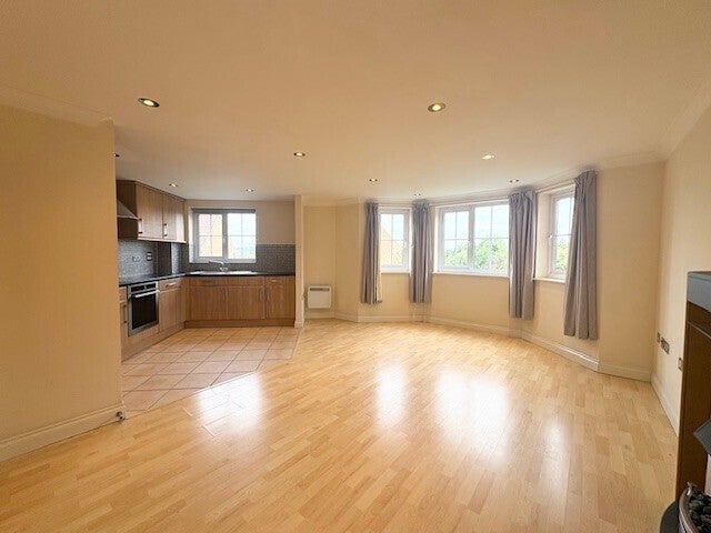 Flat Dingle Close in Radcliffe