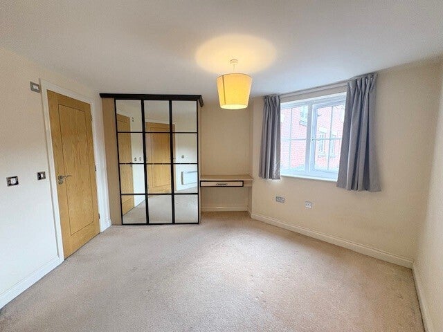Flat Dingle Close in Radcliffe