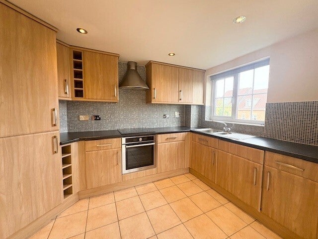 Flat Dingle Close in Radcliffe