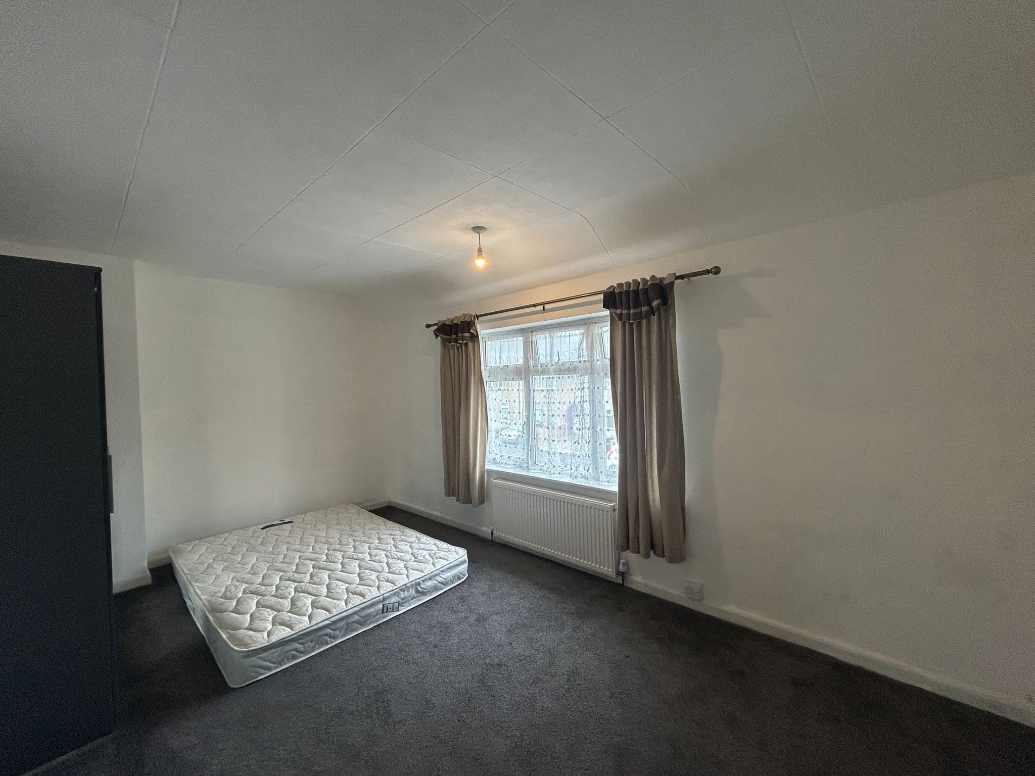 Flat Fitzstephen Road in Greater London