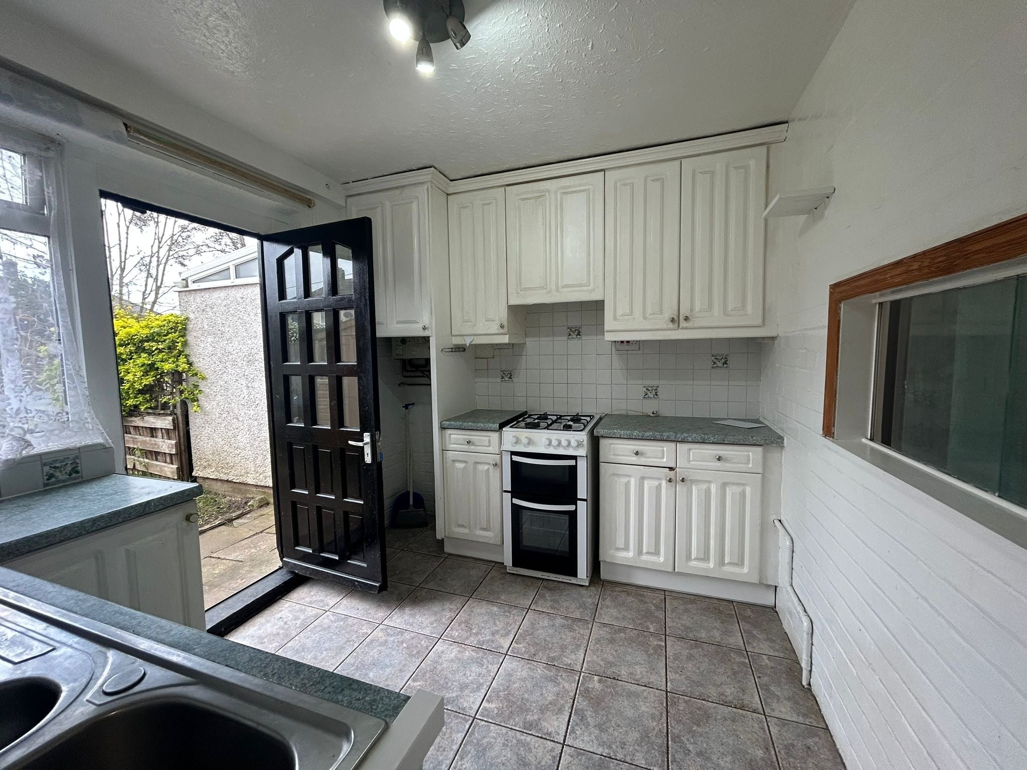 Flat Fitzstephen Road in Greater London