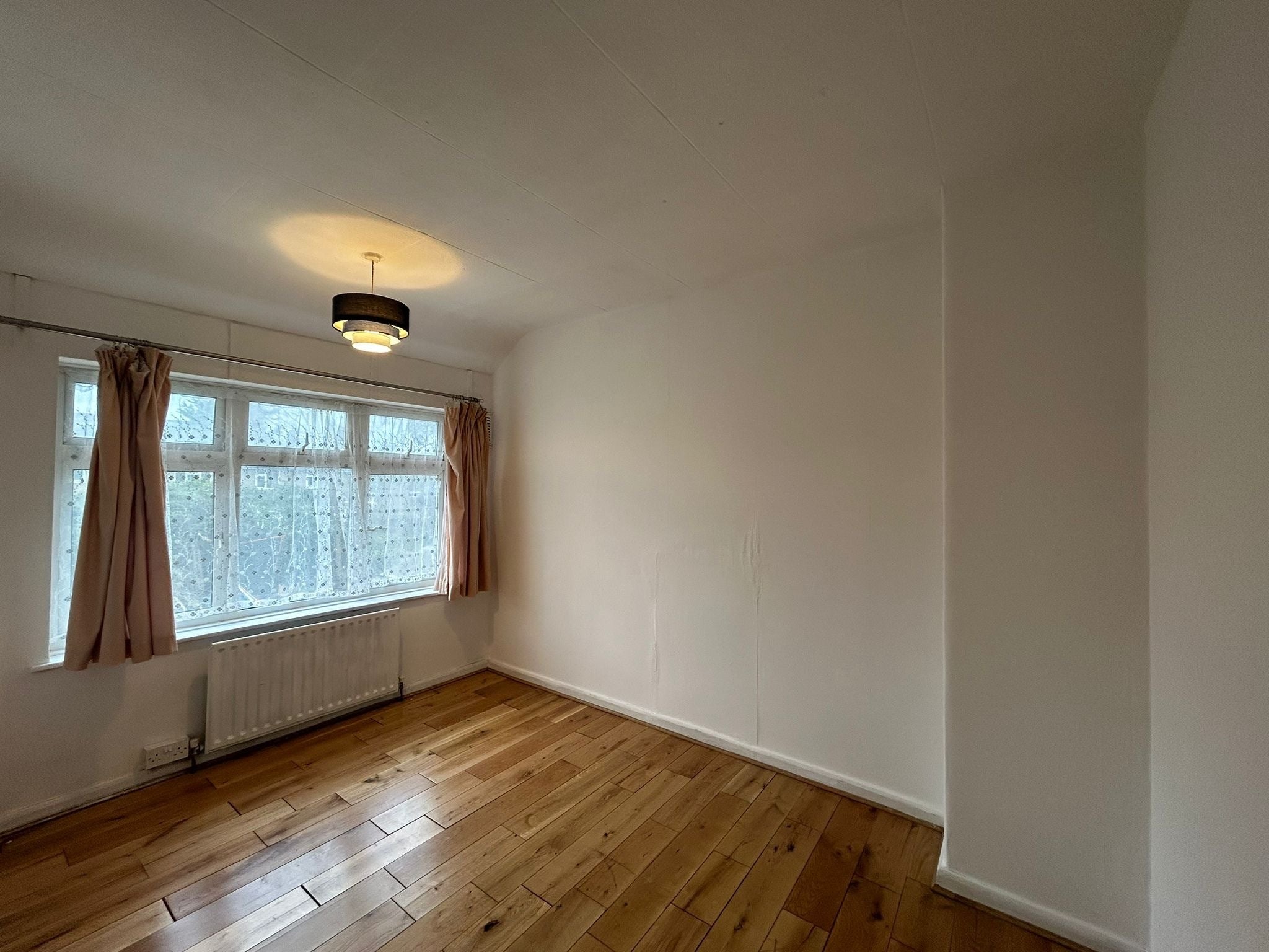 Flat Fitzstephen Road in Greater London