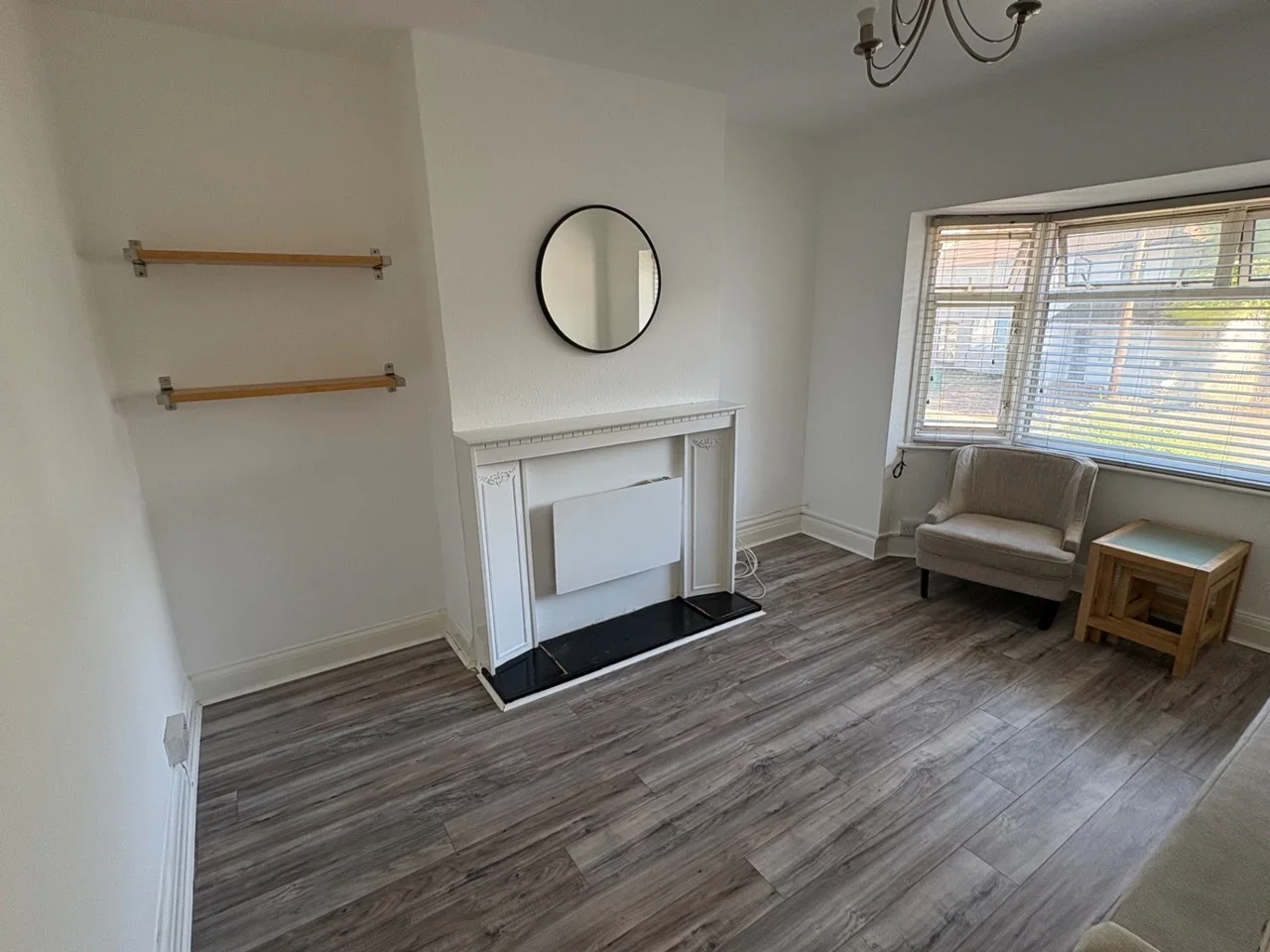 Flat Selborne Gardens in Greater London