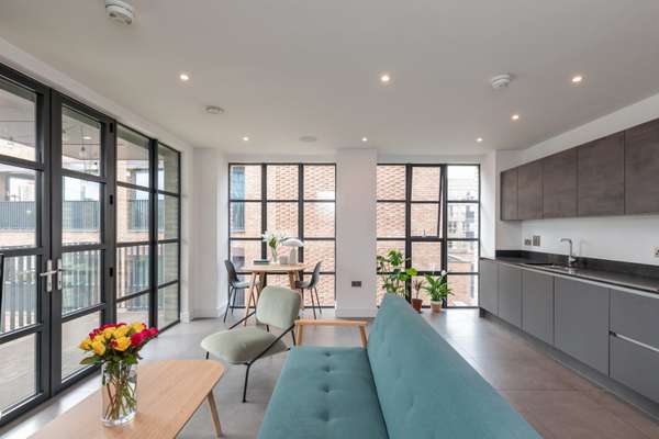 Flat Hepscott Road in Greater London