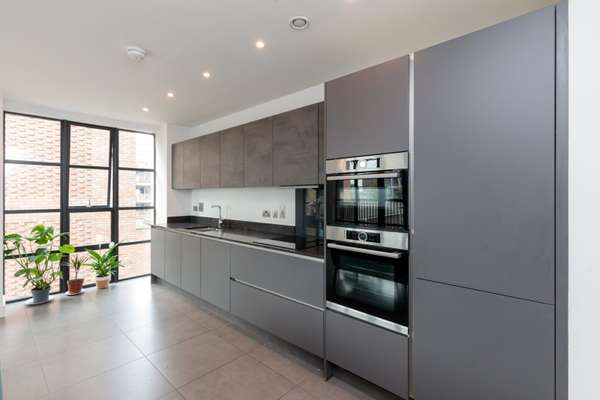 Flat Hepscott Road in Greater London