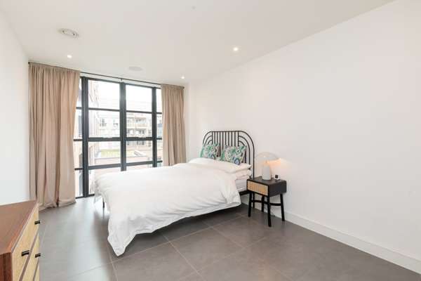 Flat Hepscott Road in Greater London
