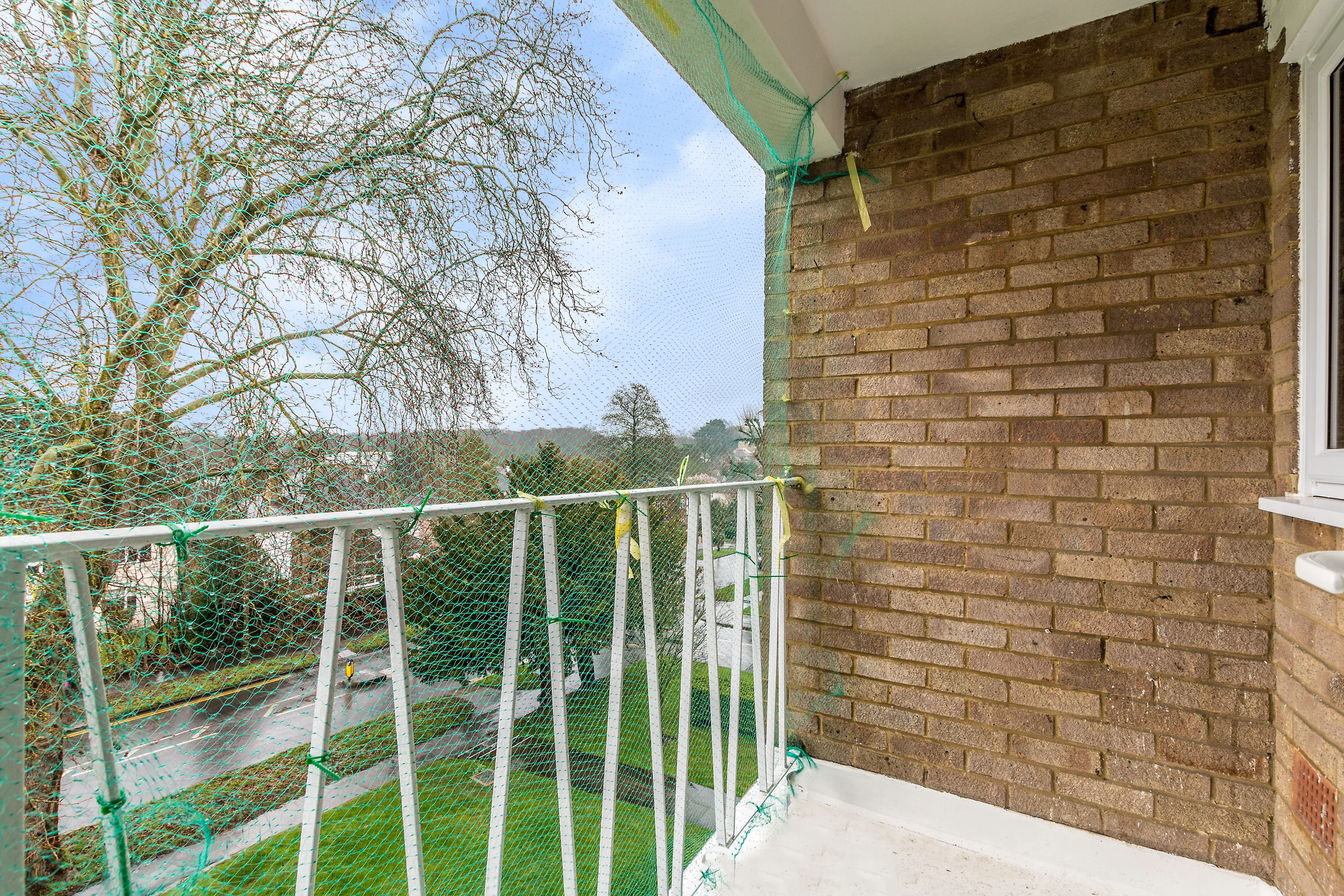 Flat Foxgrove Road in Greater London