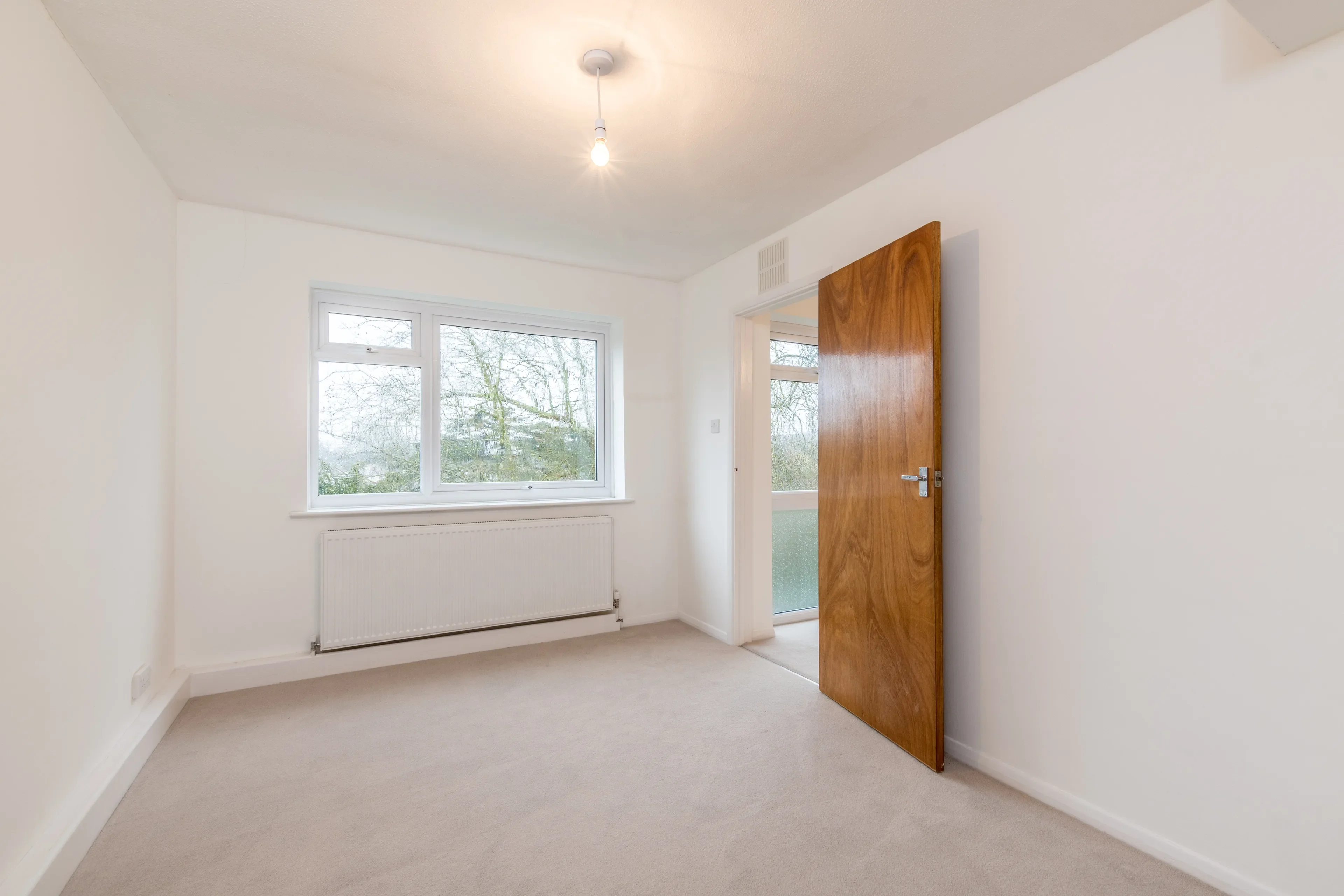 Flat Foxgrove Road in Greater London