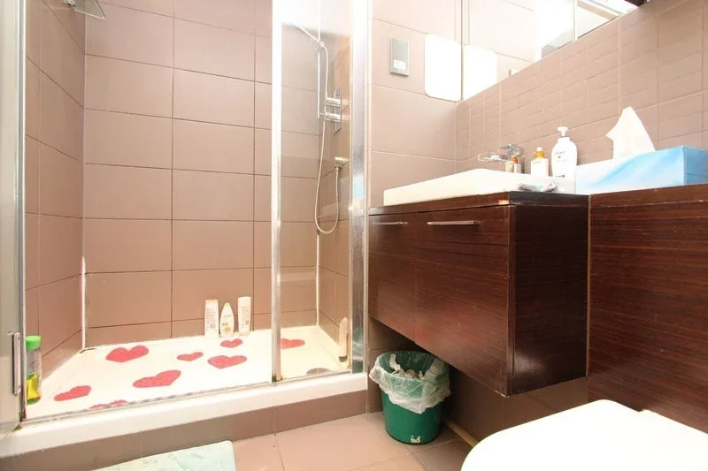 Room Branch Road in Greater London