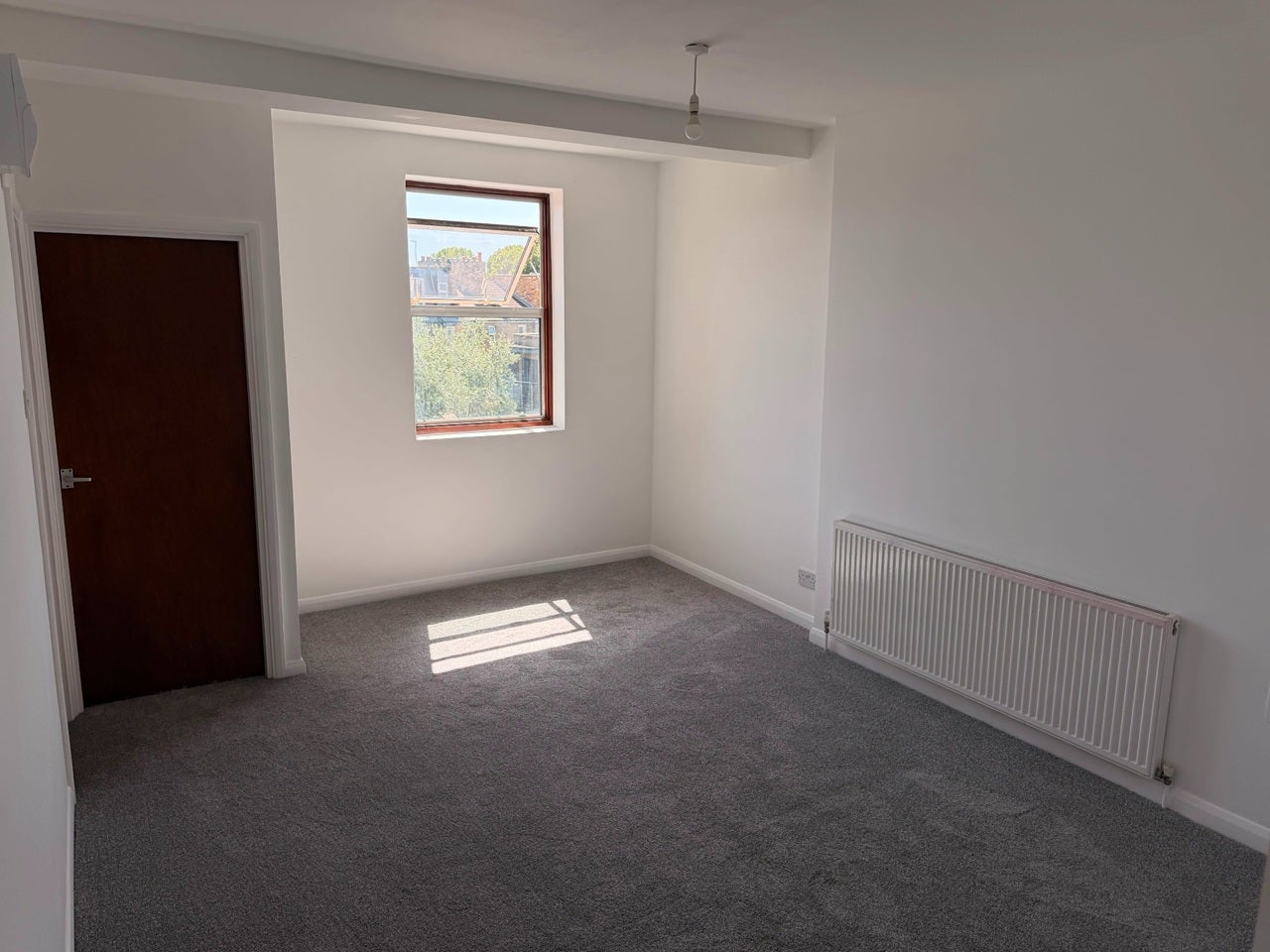 Flat Dawes Road in Greater London