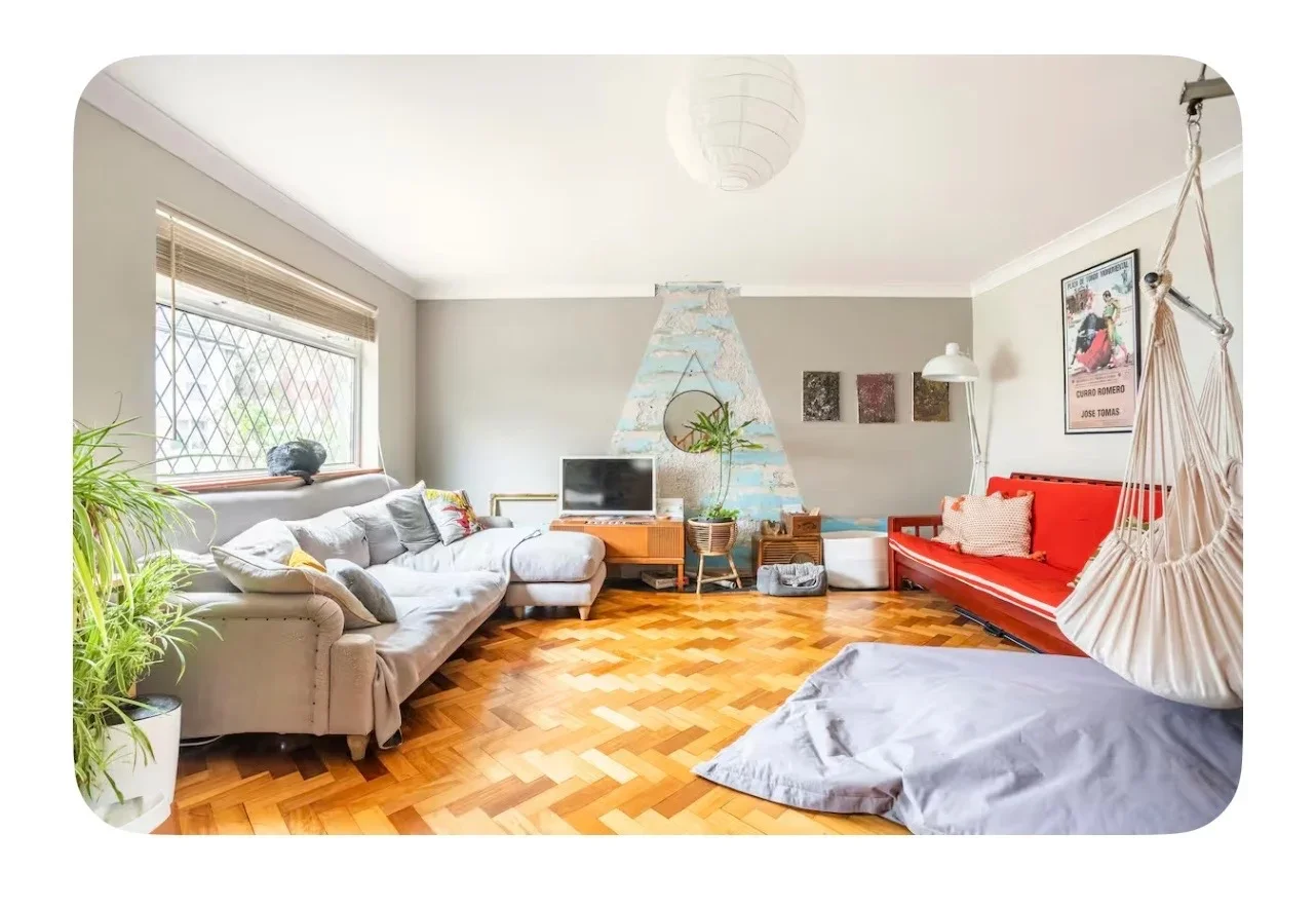 Room Devenay Road in Greater London