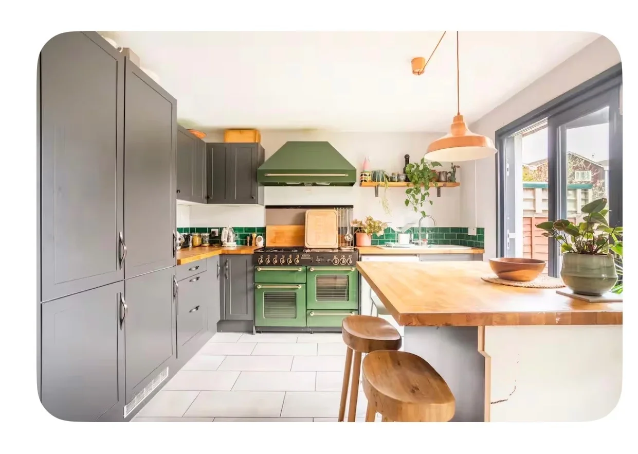 Room Devenay Road in Greater London