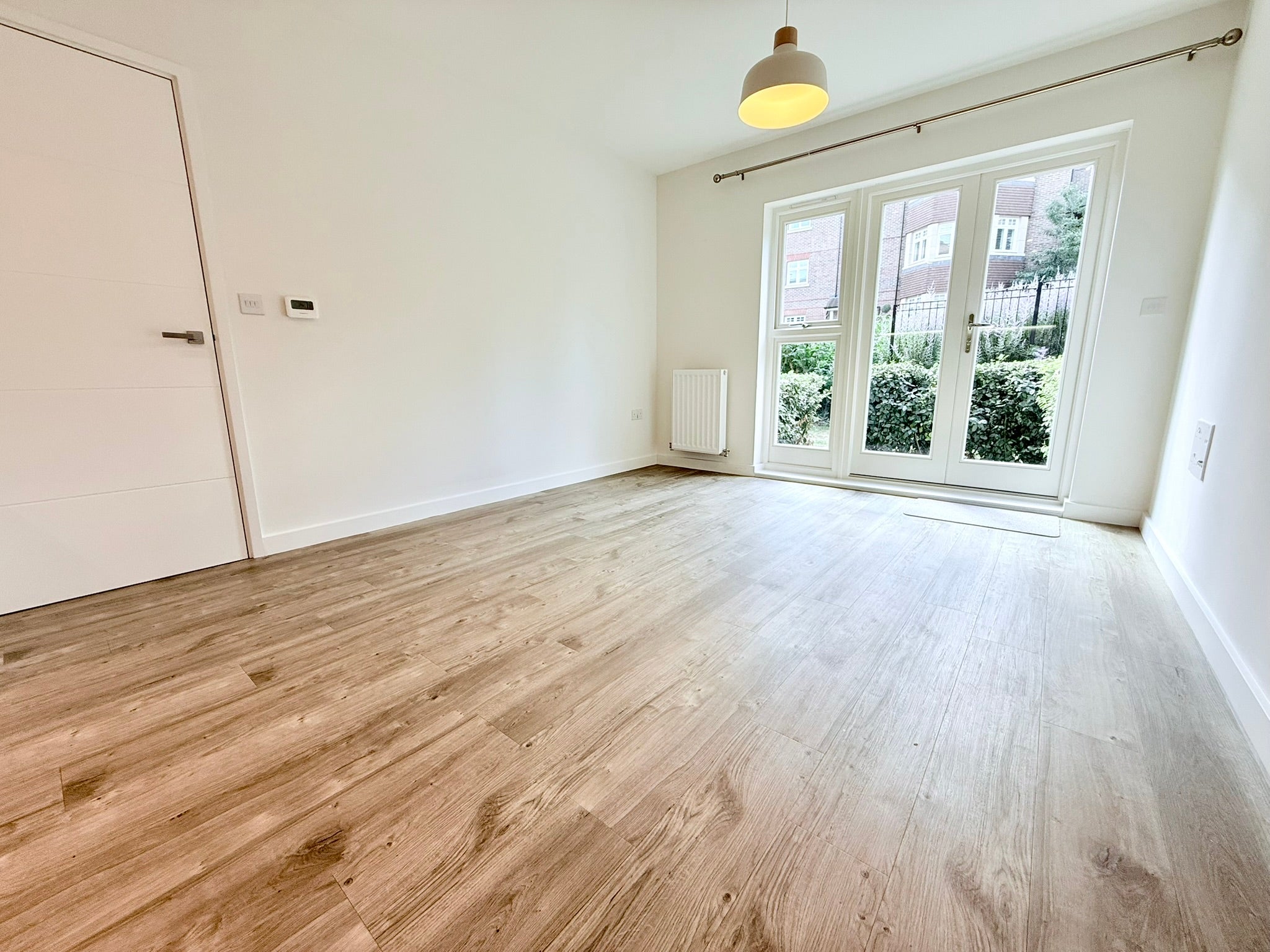 Flat Kestrel Close in Brentwood