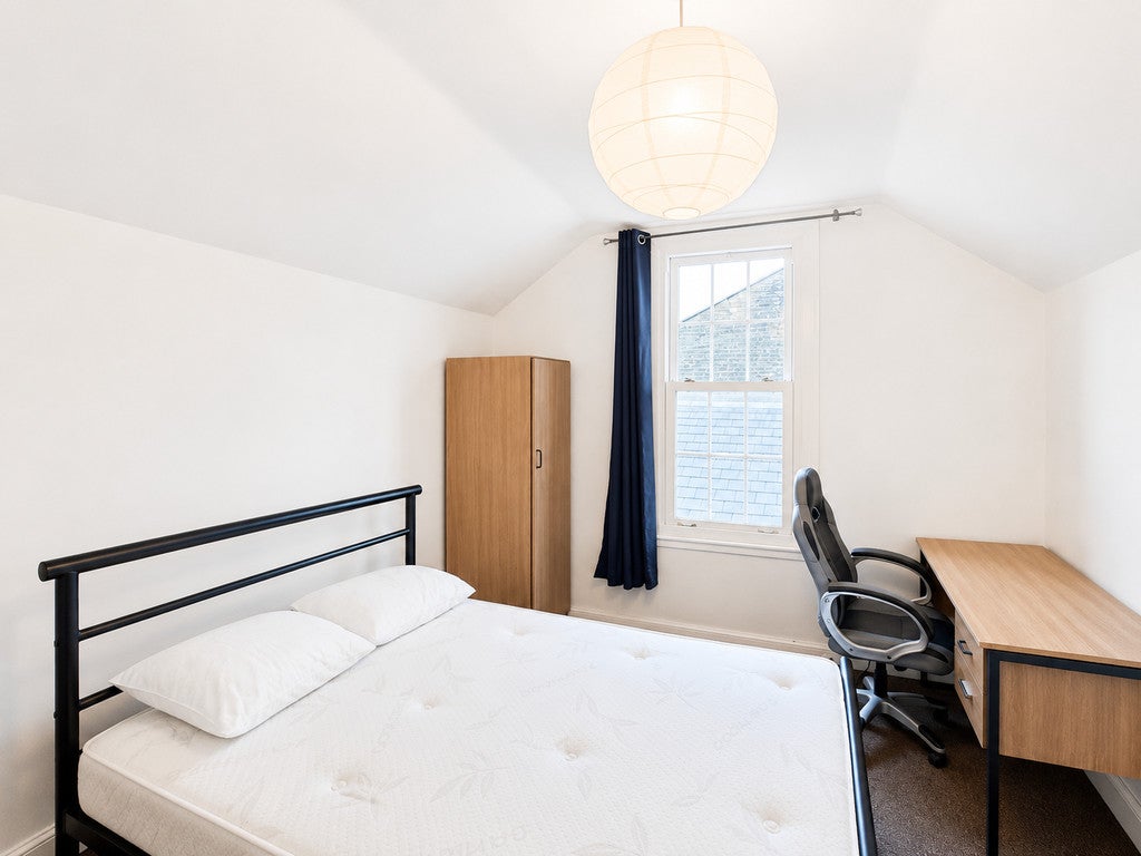 Room Clarendon Street in Cambridge