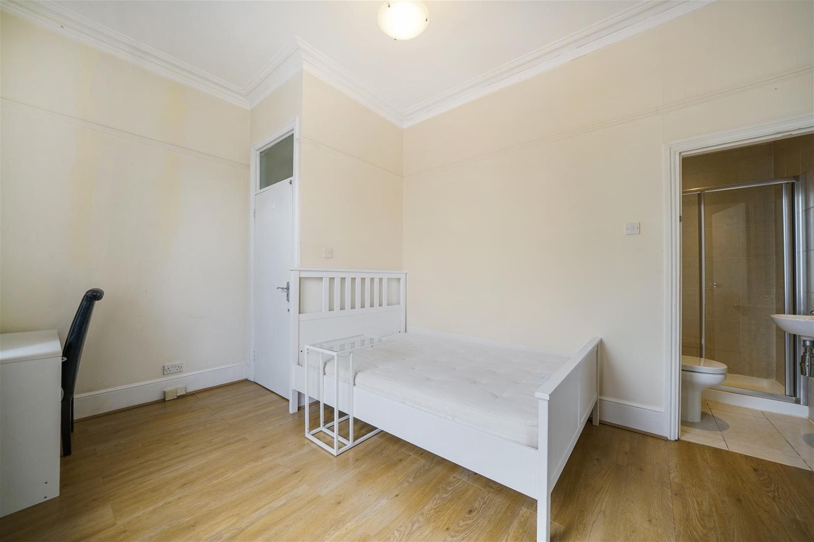 Flat Elsham Road in Greater London