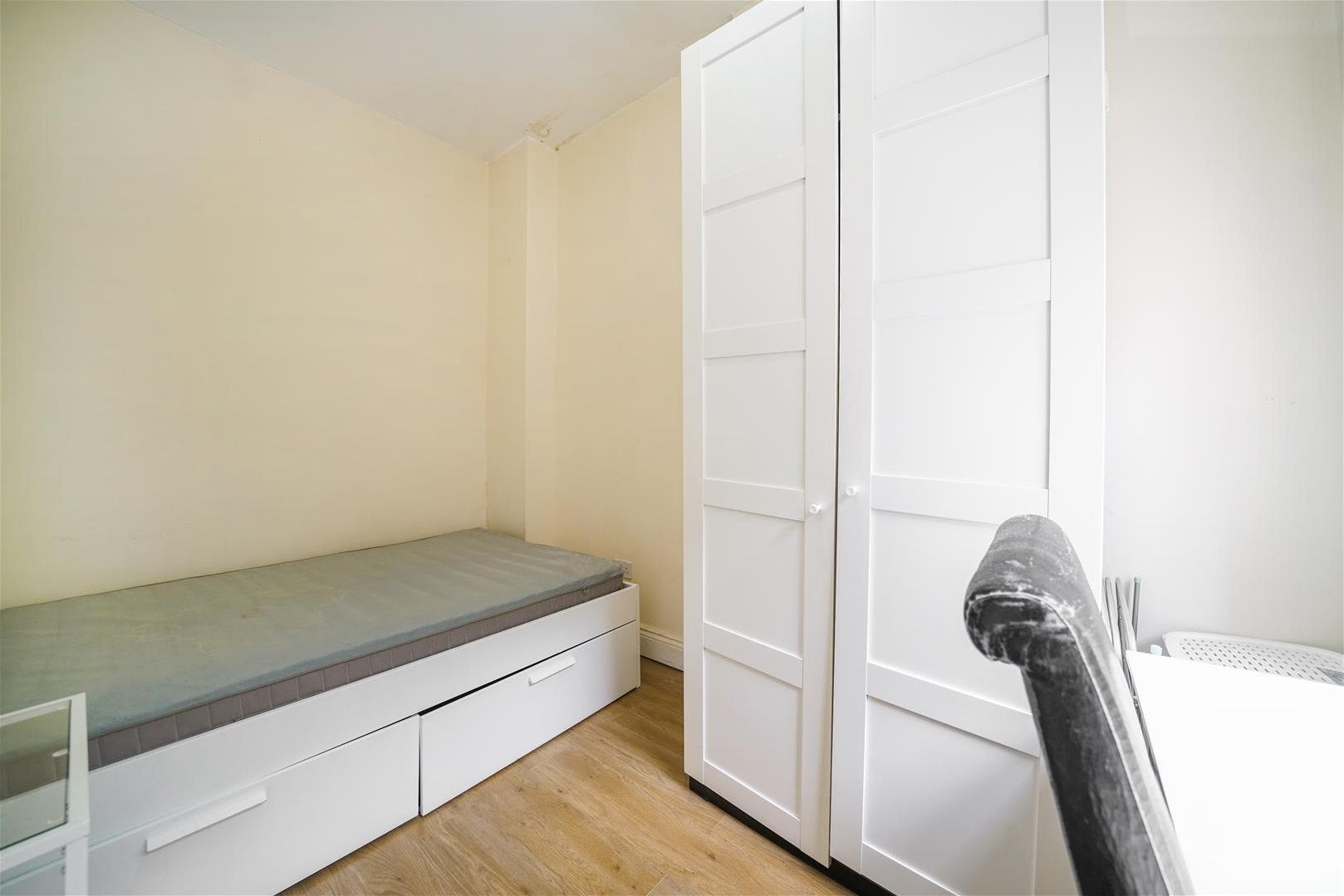 Flat Elsham Road in Greater London