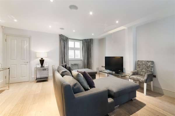 House Avalon Road in Greater London