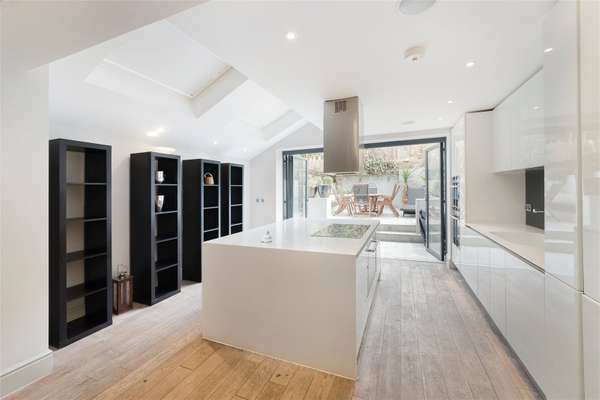 House Avalon Road in Greater London