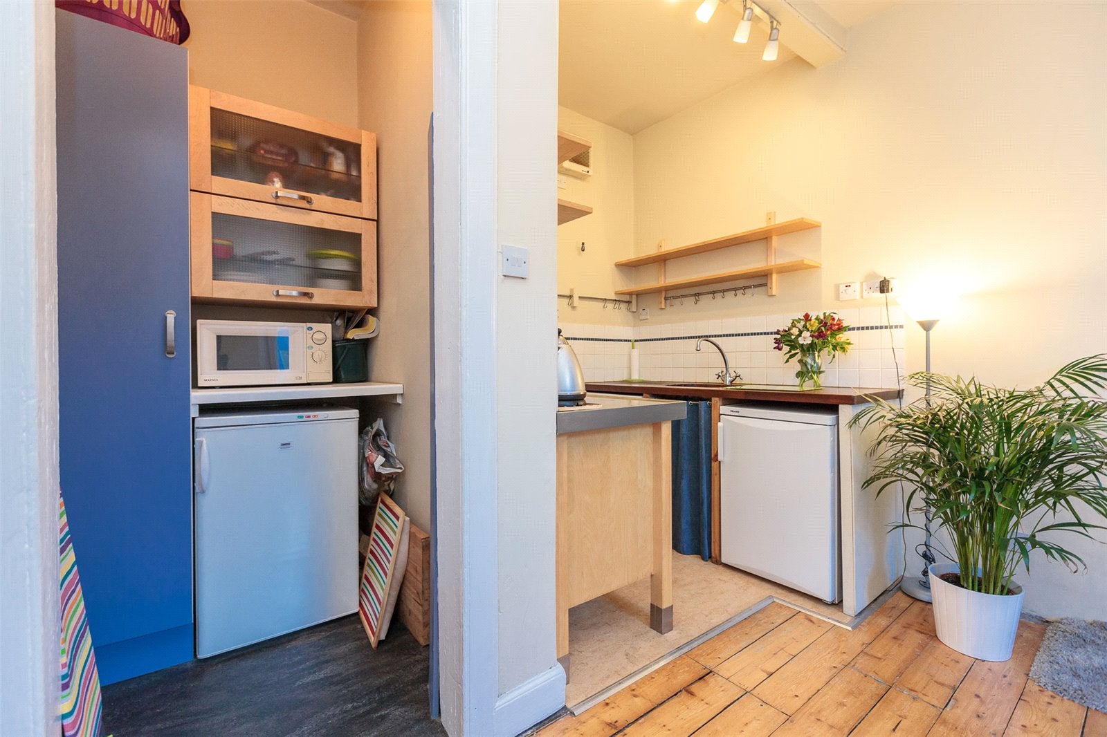 Flat Thorntree Street in City of Edinburgh