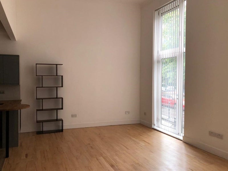 Flat Sovereign Court in City of Edinburgh