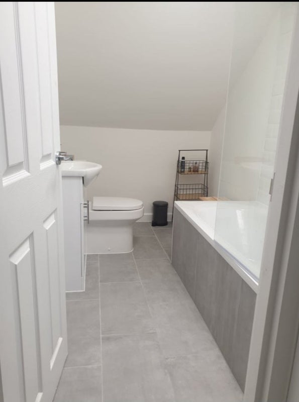 Room Cranfield Road in Greater London