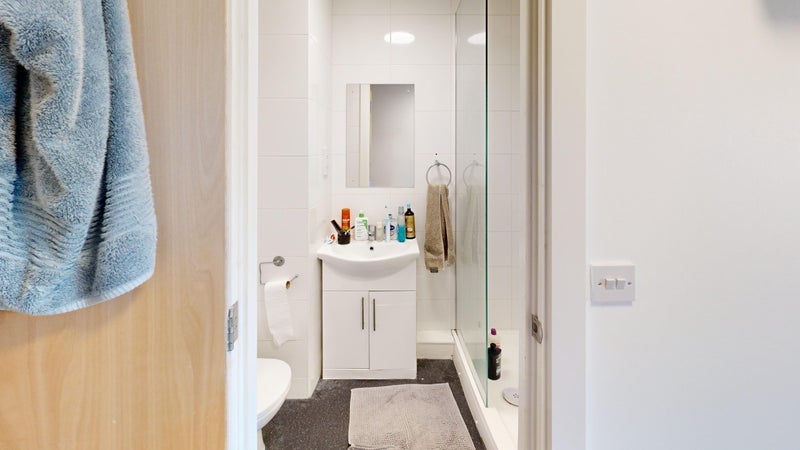 Room Penlinken Drive in Liverpool