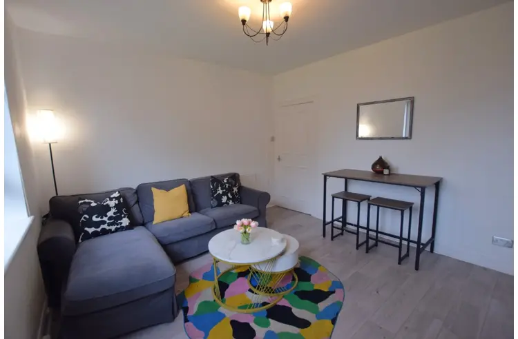 Flat Lochend Gardens in City of Edinburgh