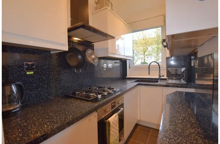 Flat Lochend Gardens in City of Edinburgh
