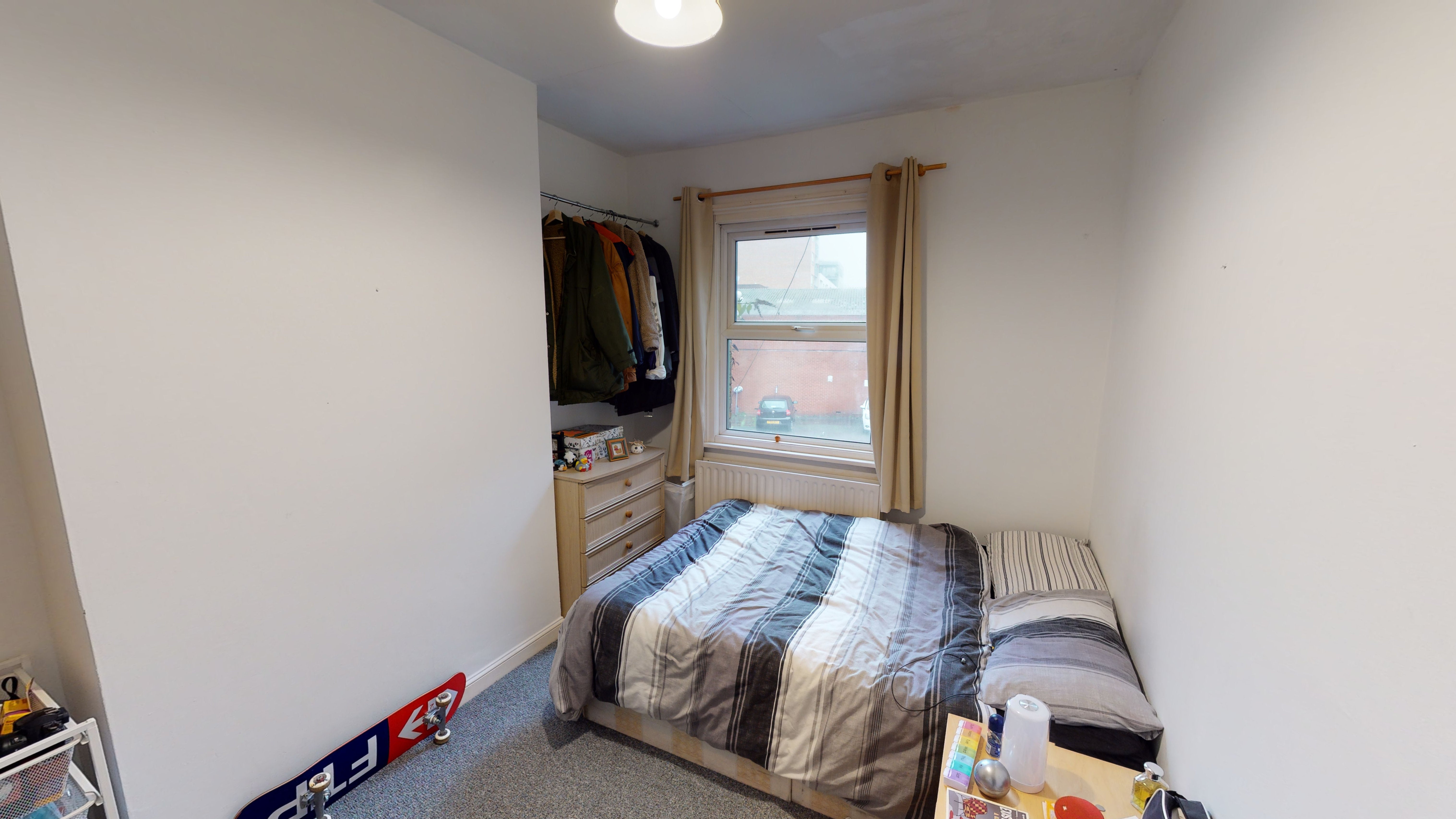 Flat Denmark Road in Greater London