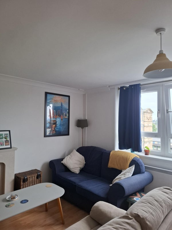 Room Pollokshaws Road in Glasgow
