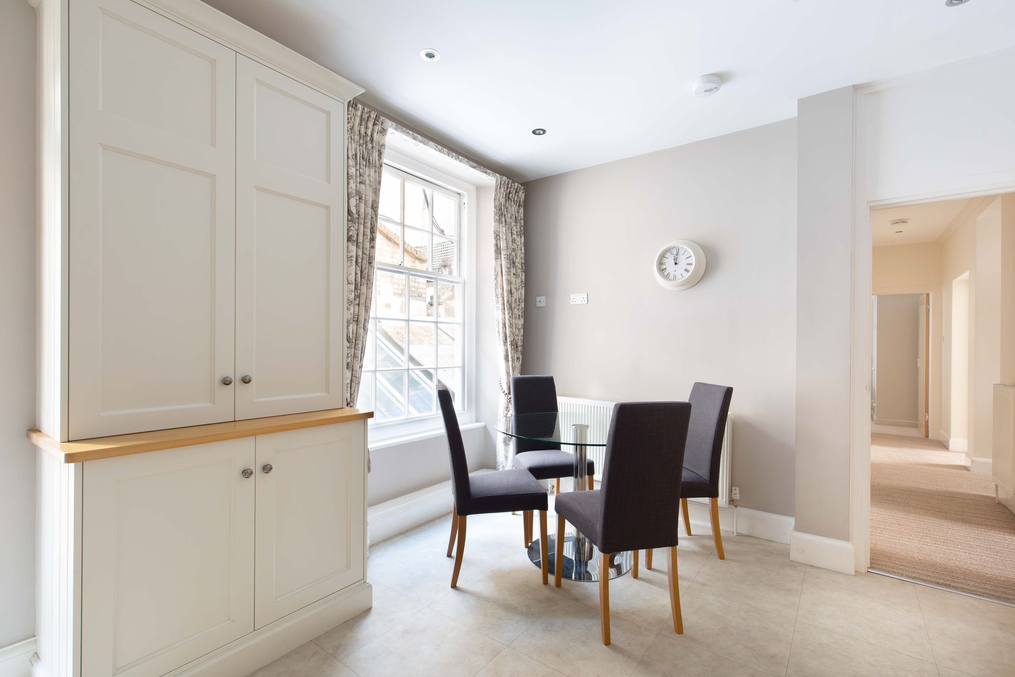 Flat De Walden Street in City of Westminster