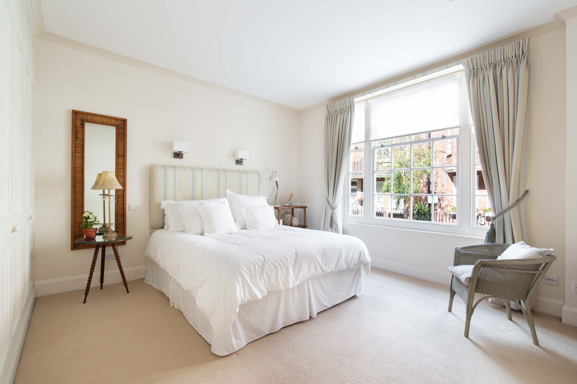 Flat De Walden Street in City of Westminster