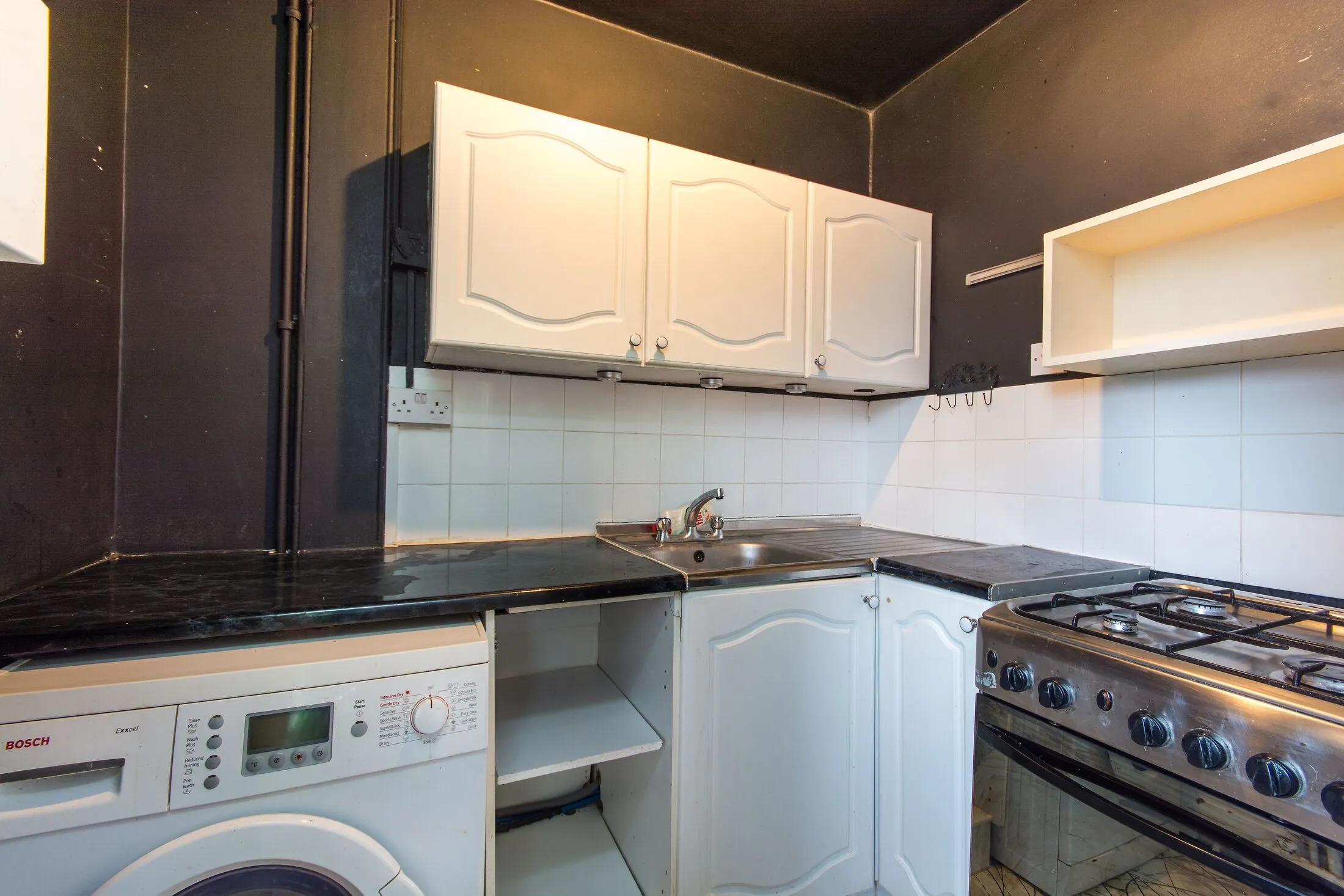 Flat Streatham High Road in Greater London