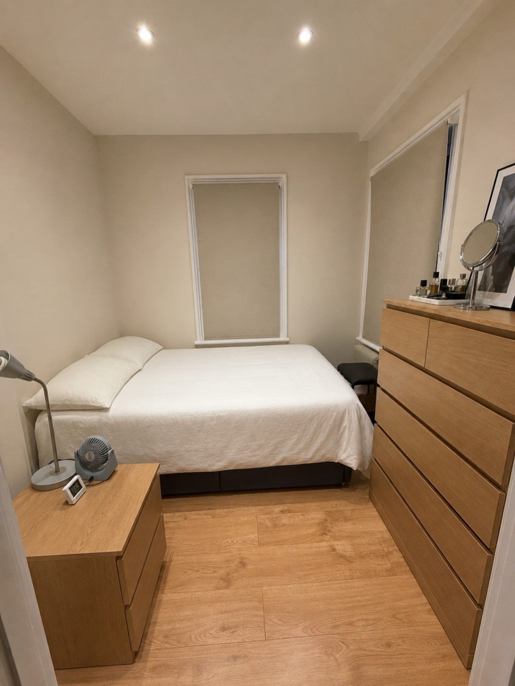 Flat Hindes Road in Greater London