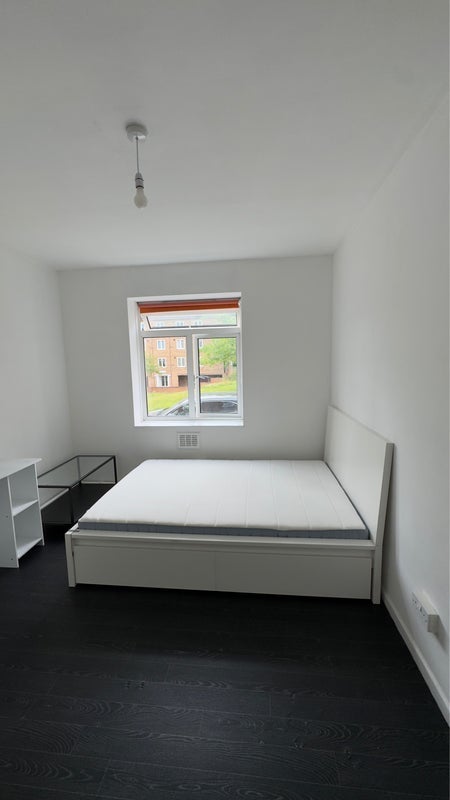 Room Dacres Road in Greater London