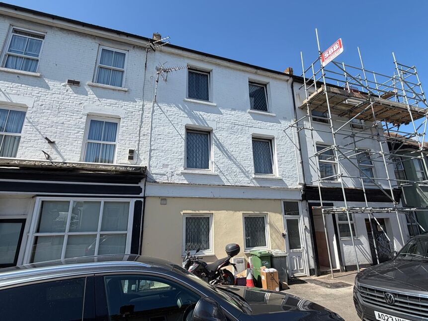 Flat Dover Road in Folkestone and Hythe District