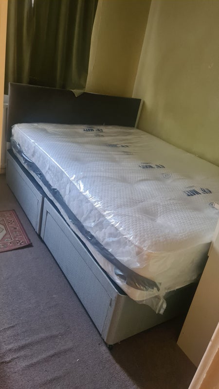 Room Mottisfont Road in Greater London