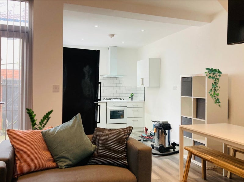 Room Thornes Road in Liverpool