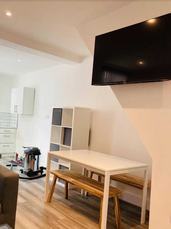 Room Thornes Road in Liverpool