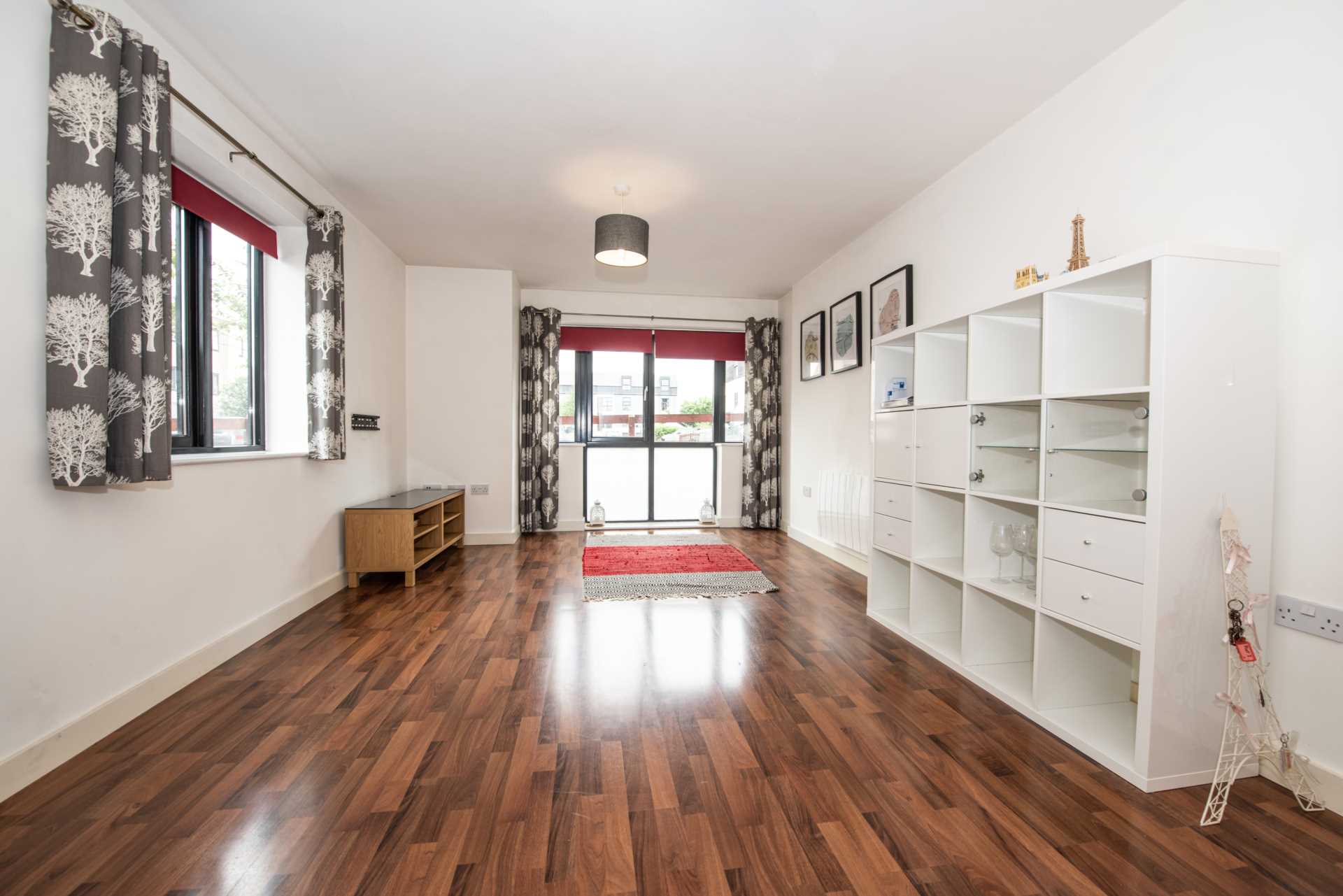 Flat Greenwood Terrace in Salford