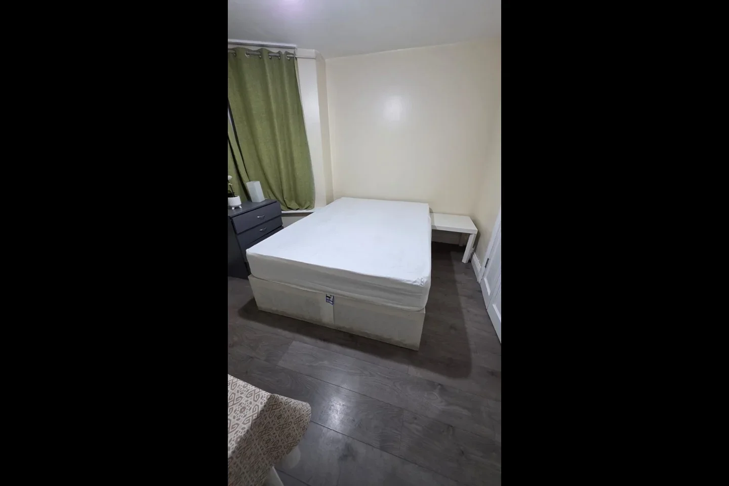 Room Whitby Gardens in Greater London