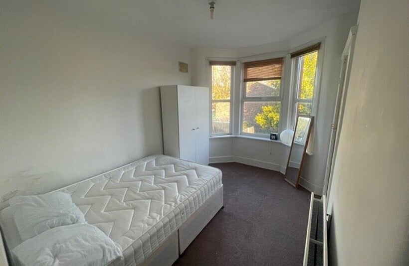 Flat Langham Road in Greater London