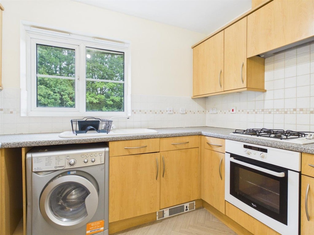 Flat WARSTONES DR in Wolverhampton