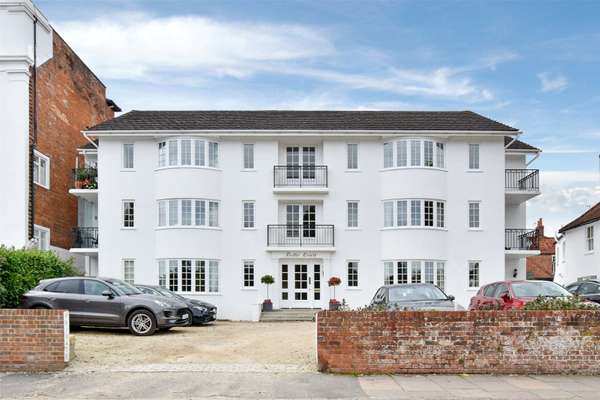 Flat Friday Street in South Oxfordshire