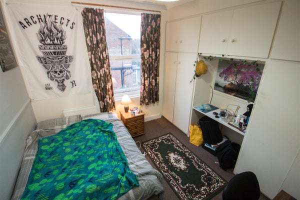 Flat Ash Road in Leeds