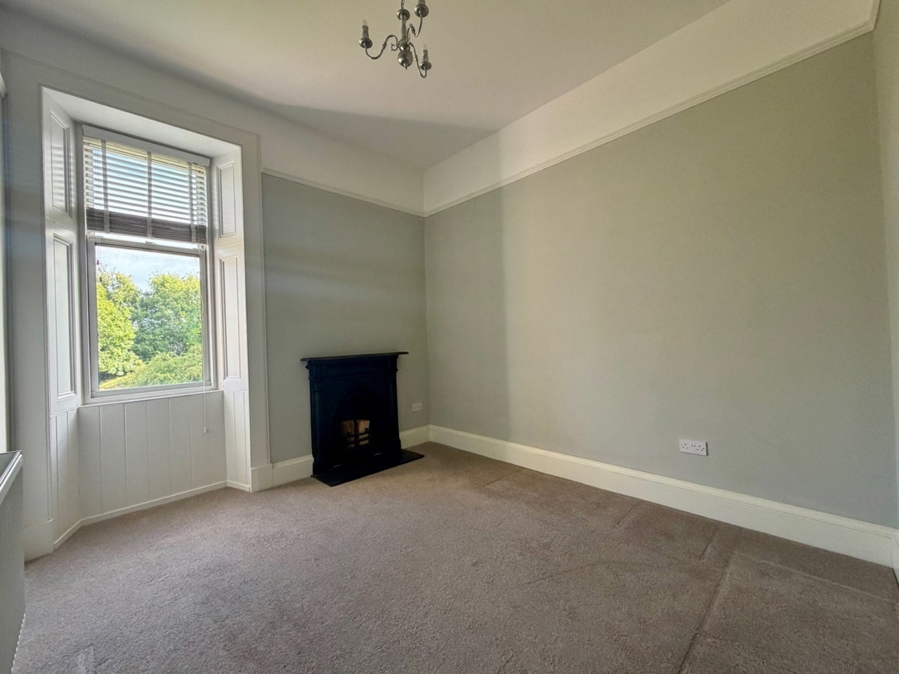 Flat Cresswell Terrace in Glasgow